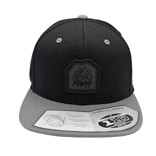 Step Up Silver/Black Flatbill 💚 FlexFit + Snapback